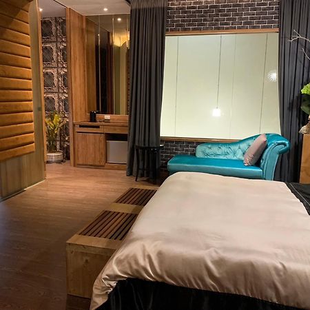Aquarius Motel Taichung Bagian luar foto