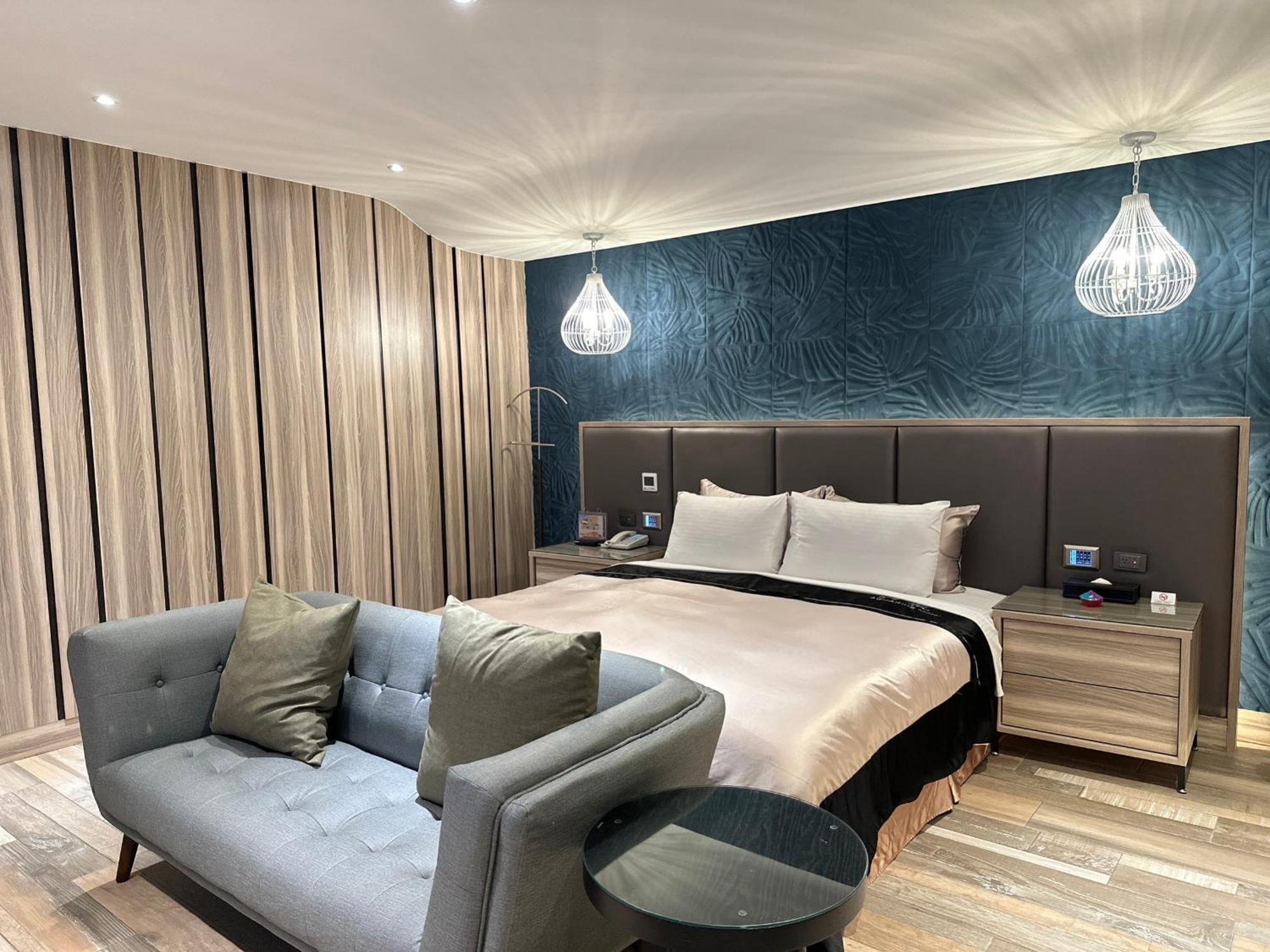 Aquarius Motel Taichung Bagian luar foto