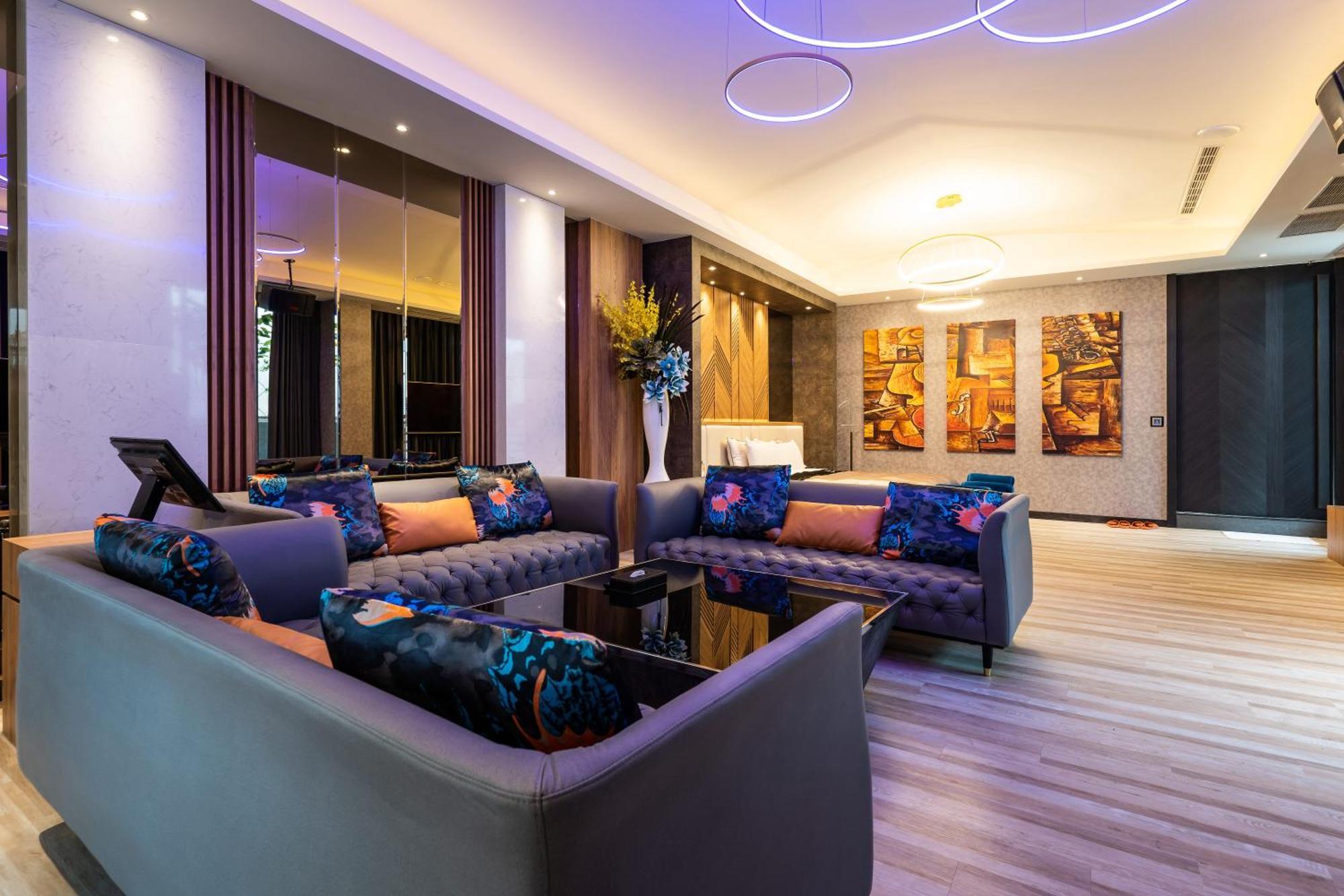 Aquarius Motel Taichung Bagian luar foto