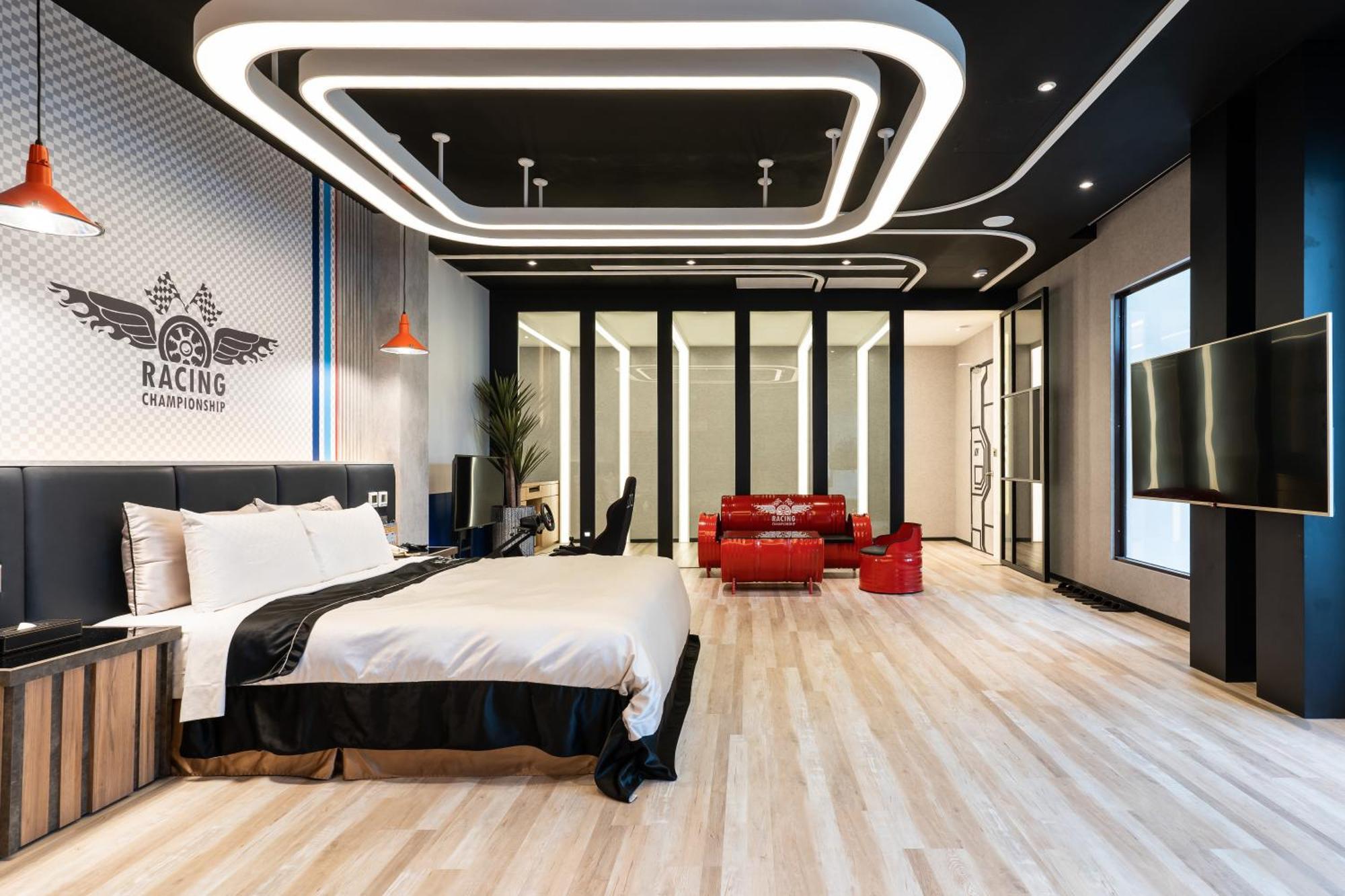 Aquarius Motel Taichung Bagian luar foto