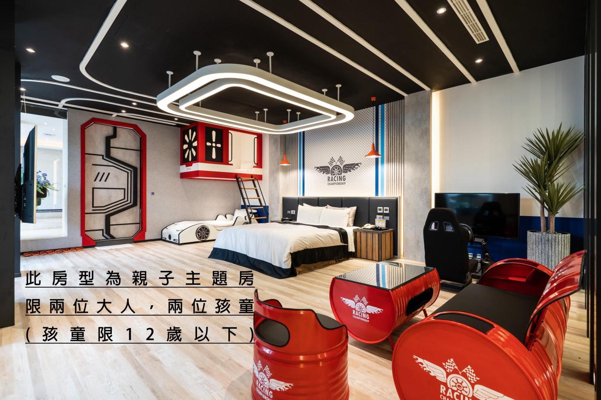 Aquarius Motel Taichung Bagian luar foto