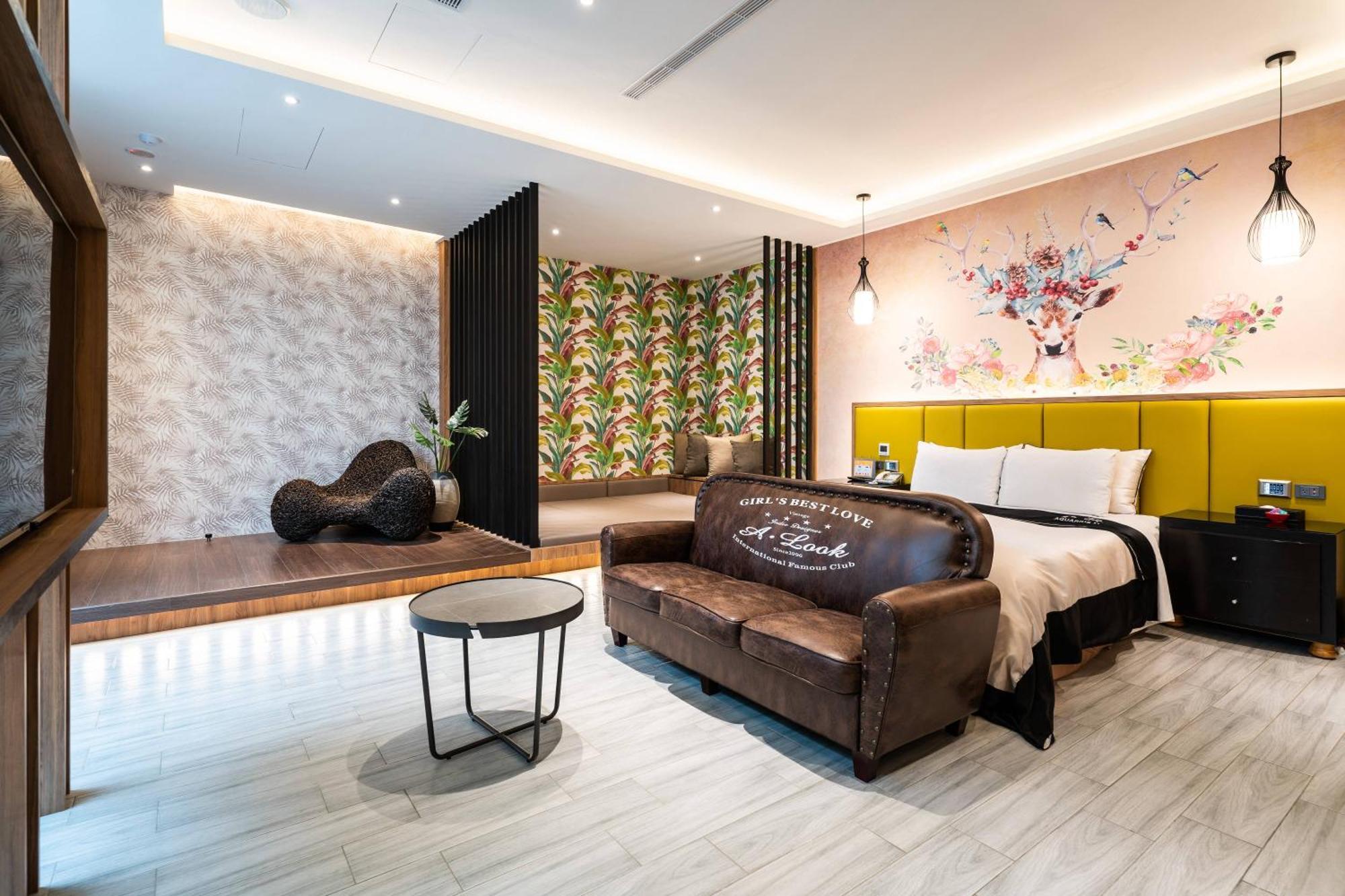 Aquarius Motel Taichung Bagian luar foto