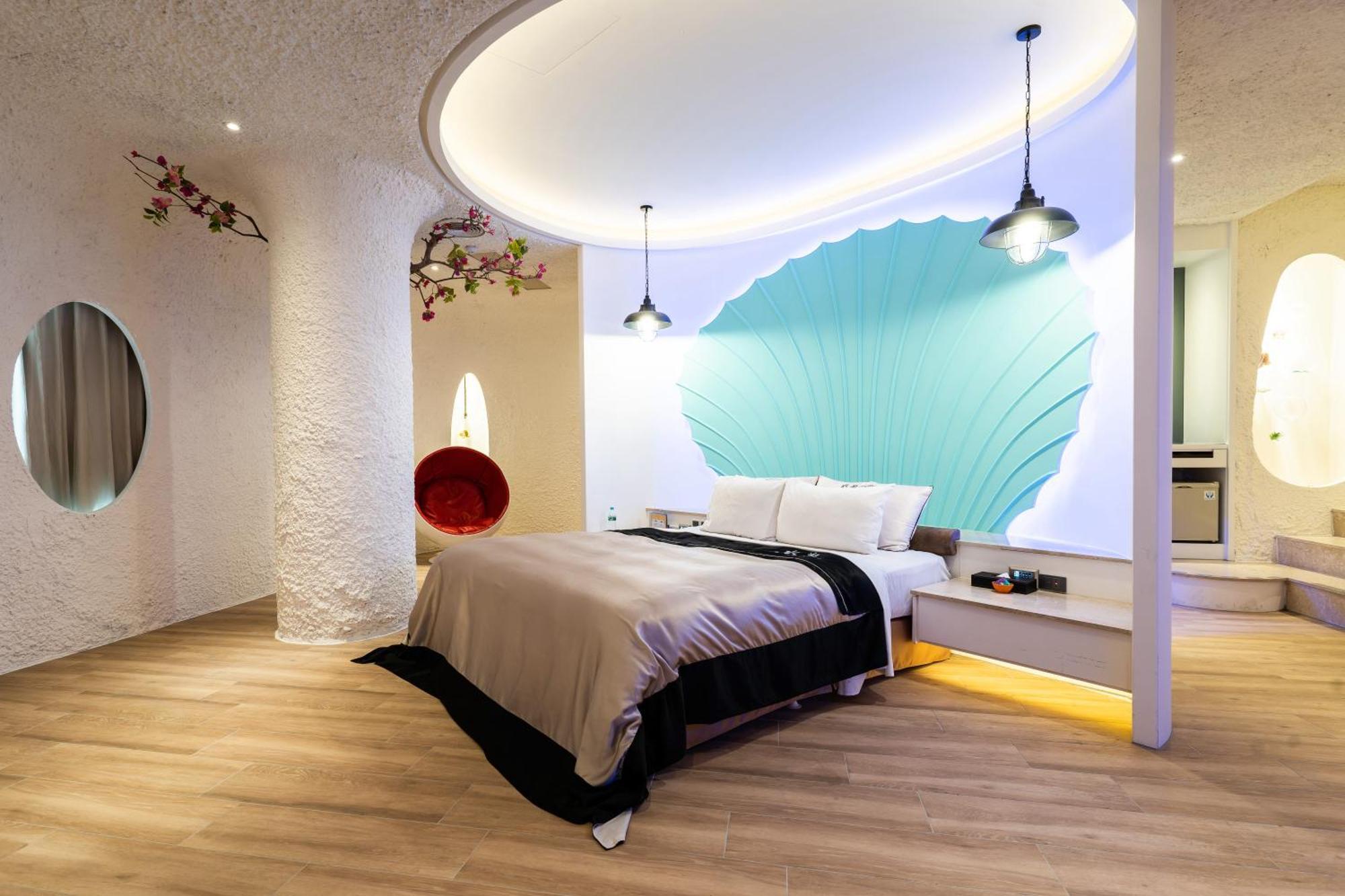 Aquarius Motel Taichung Bagian luar foto