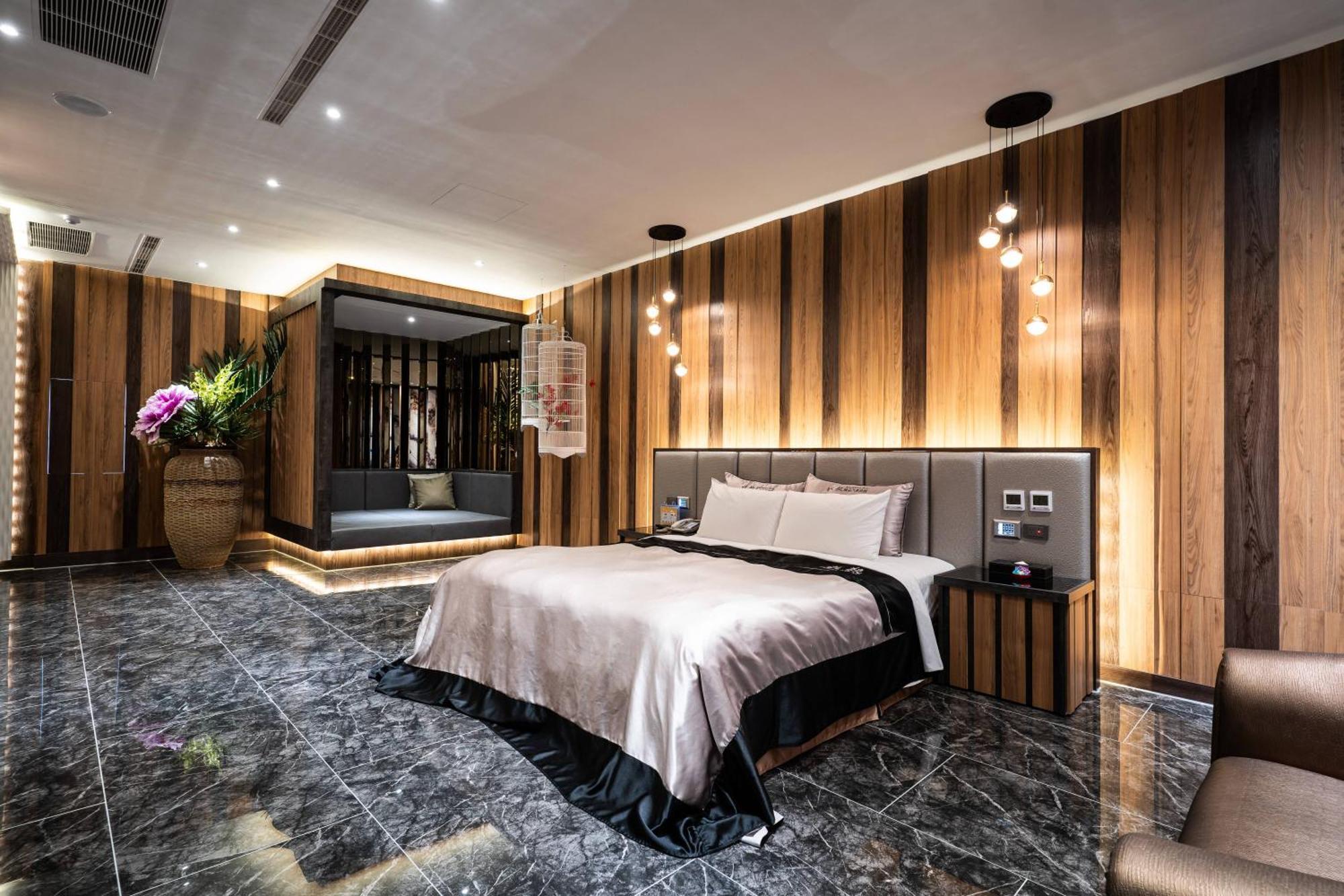 Aquarius Motel Taichung Bagian luar foto