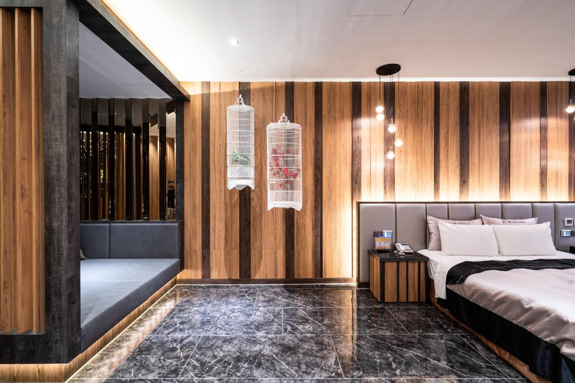 Aquarius Motel Taichung Bagian luar foto
