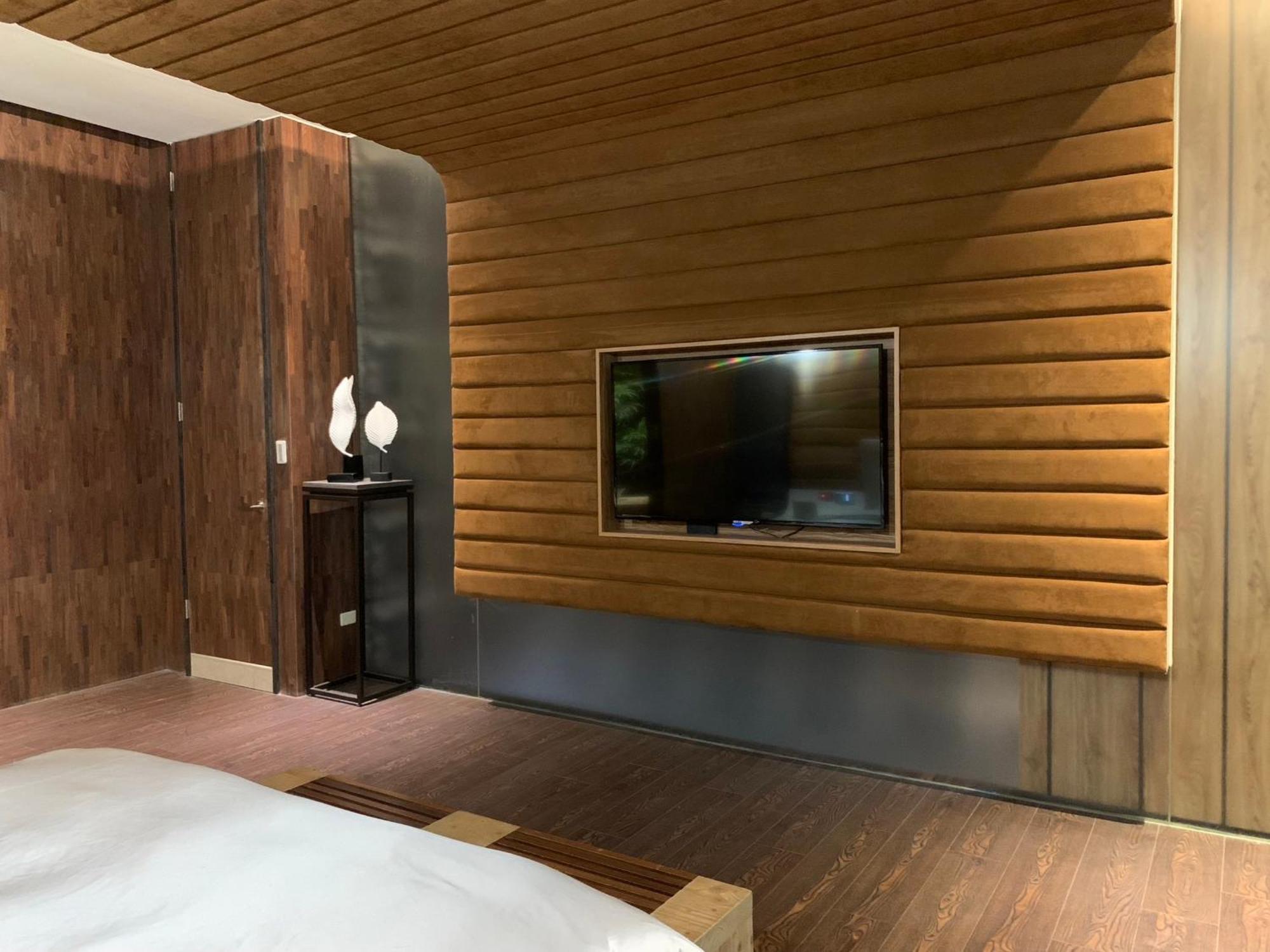 Aquarius Motel Taichung Bagian luar foto