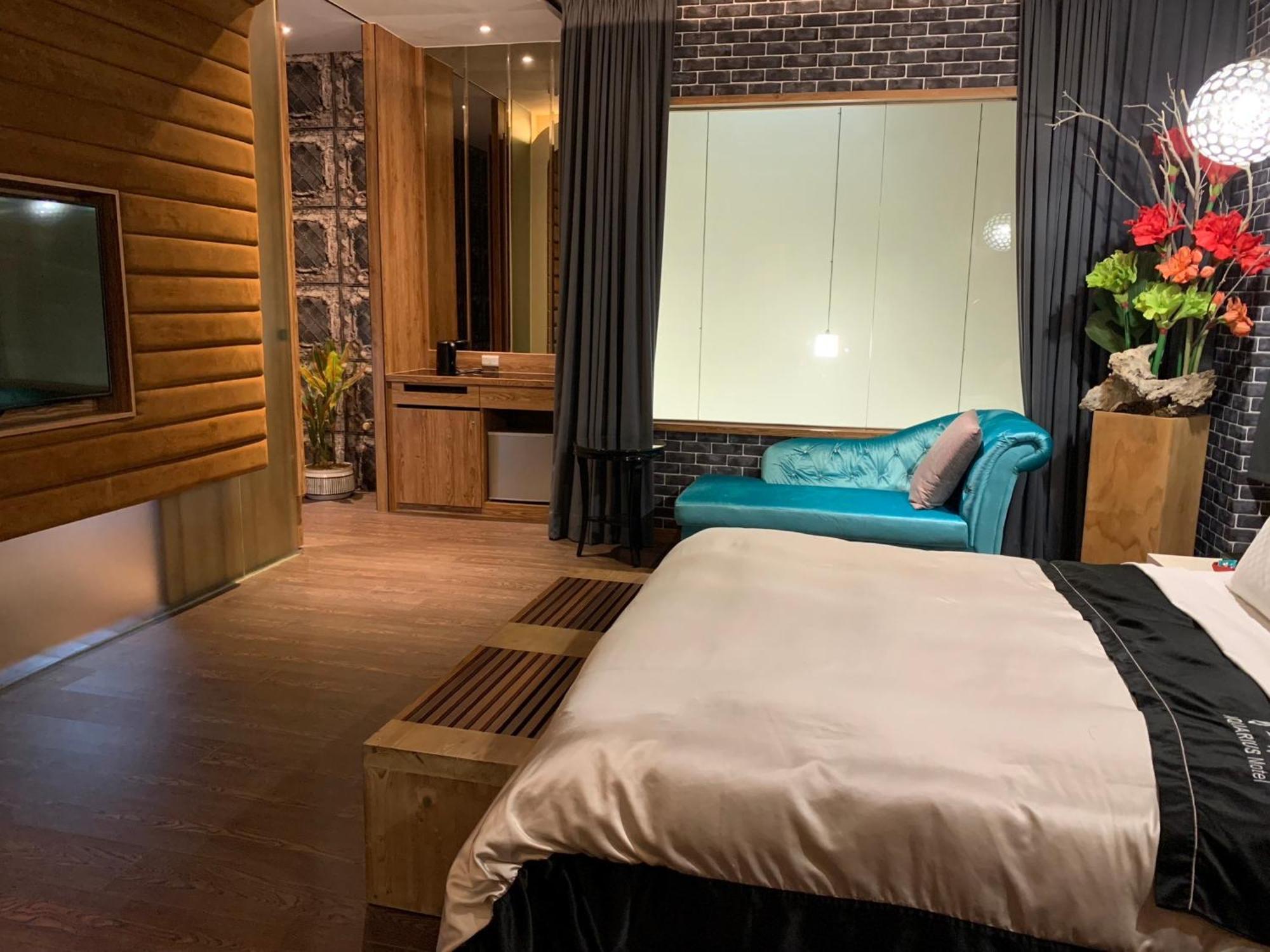 Aquarius Motel Taichung Bagian luar foto