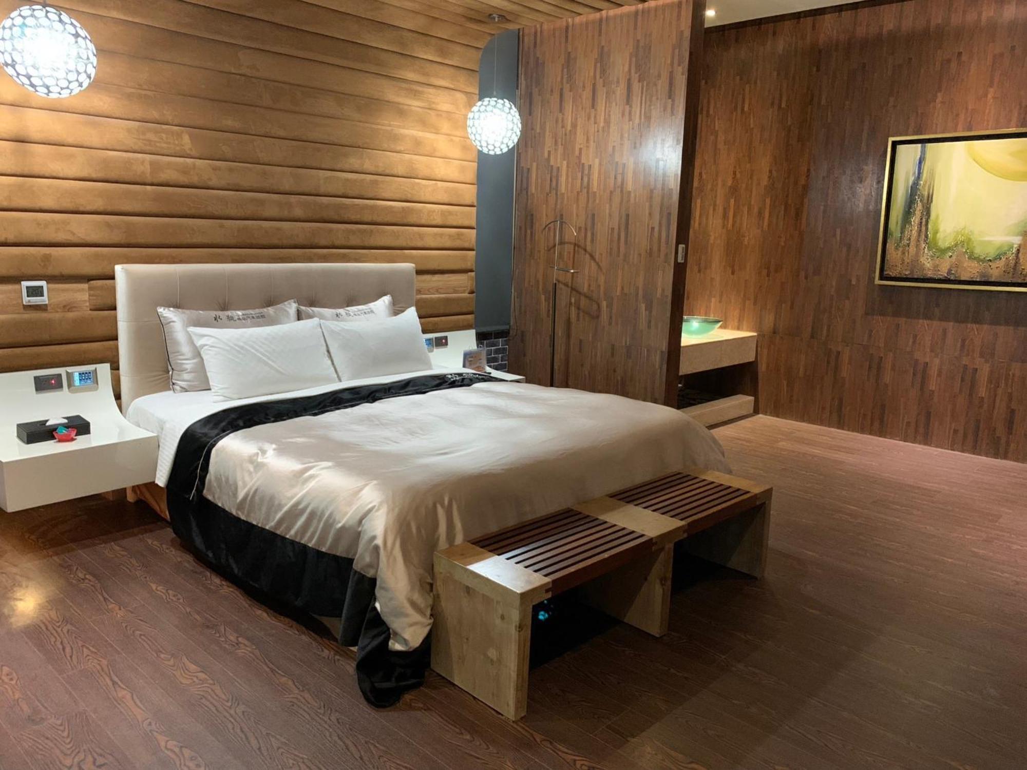Aquarius Motel Taichung Bagian luar foto