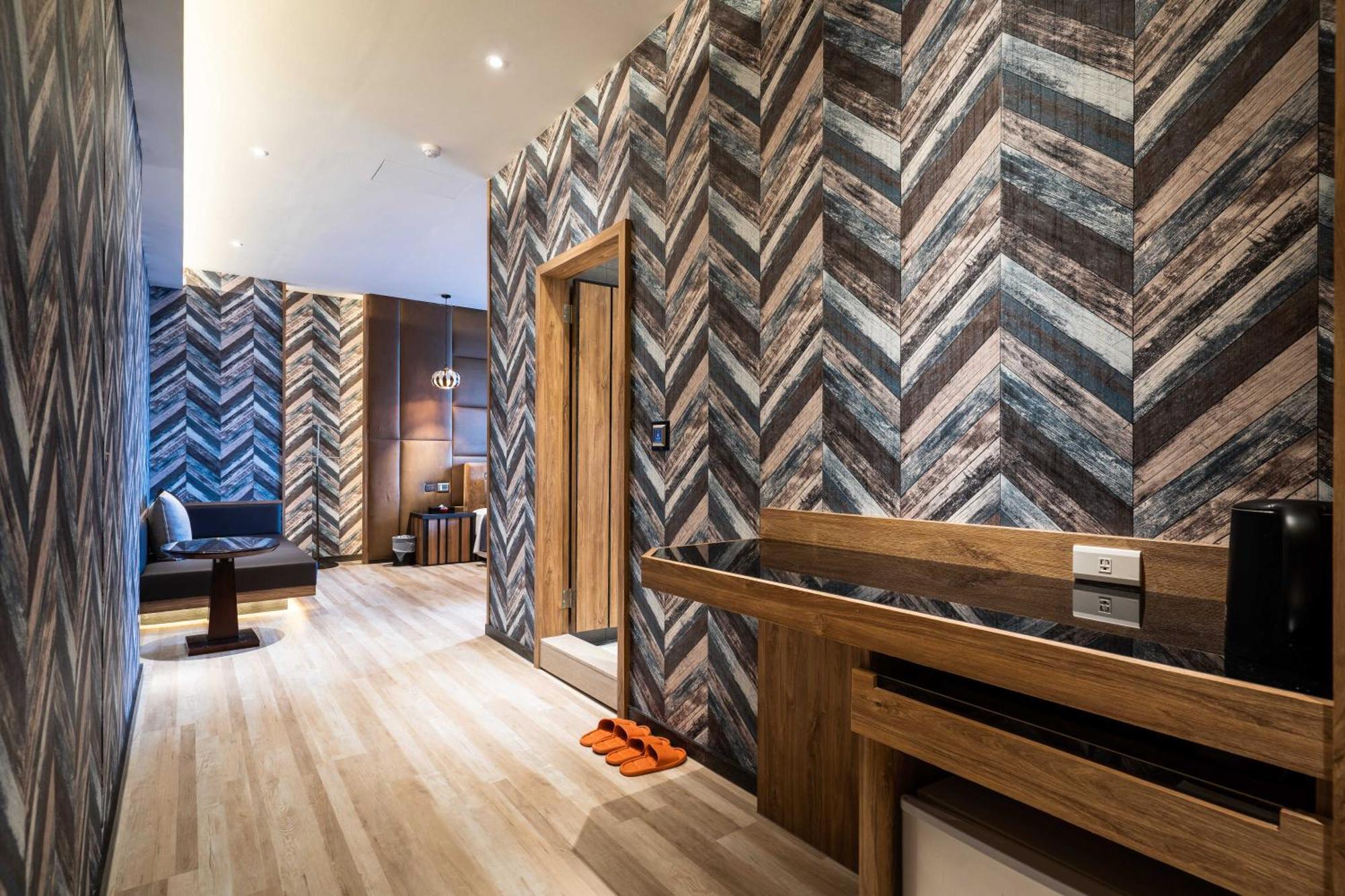 Aquarius Motel Taichung Bagian luar foto